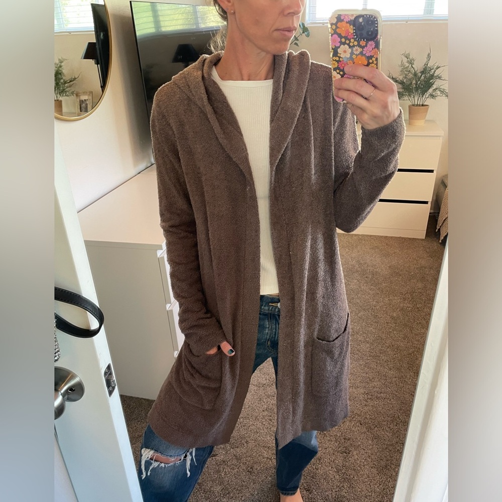 Barefoot Dreams CozyLite Robe with hood and pockets (size M, brown)